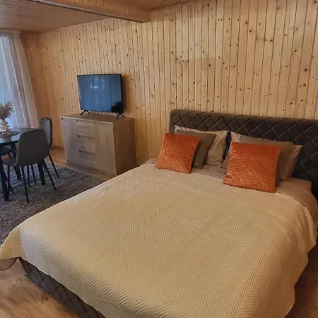 Pas Baba - Apartamentai Smilgija Sventoji *